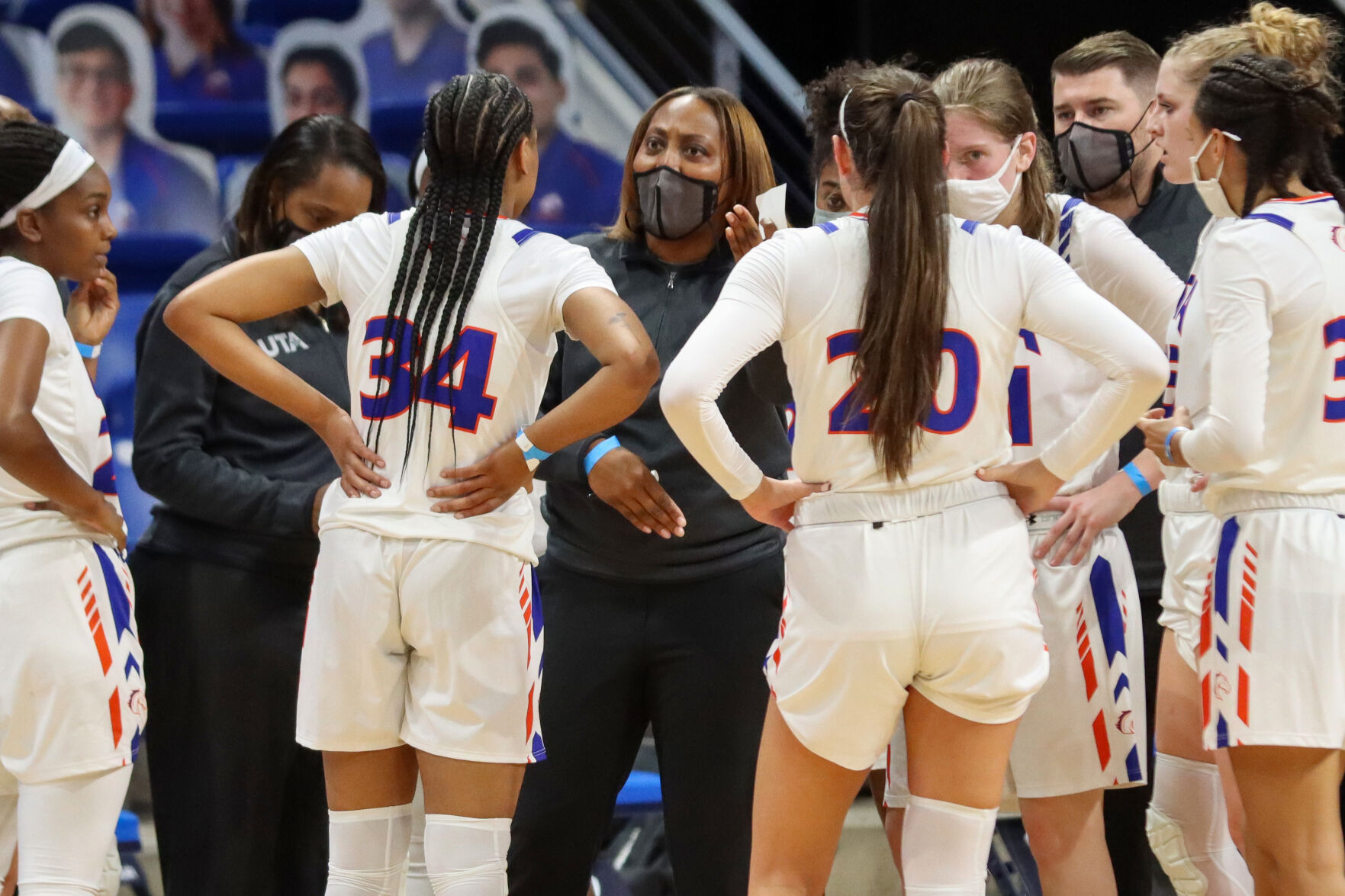 Lady Mavericks fend off A&M-Commerce Lions 74-45 in head coach Shereka Wright's debut